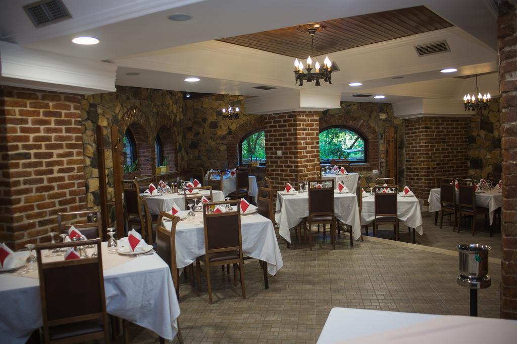 Hotel Livia Ksamil Exterior photo